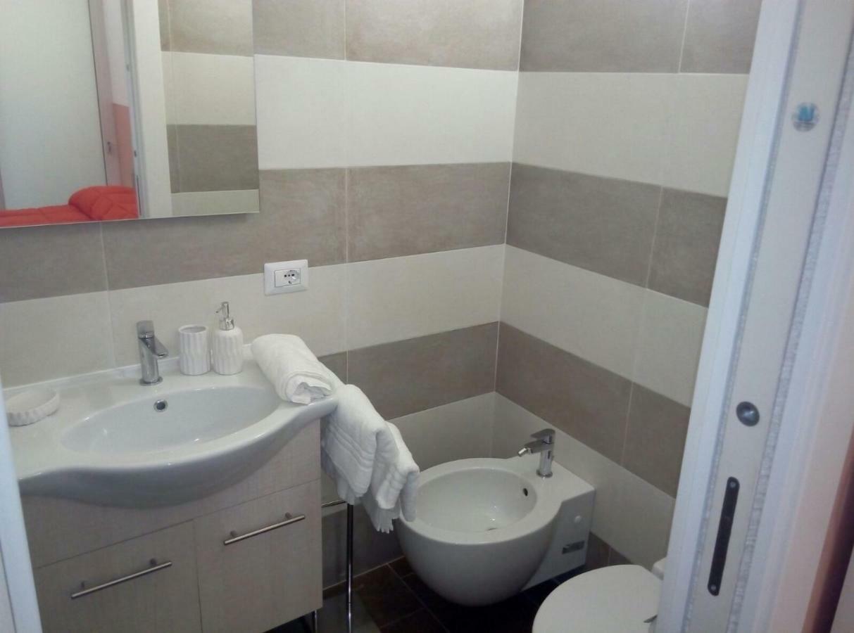Gradoni Di Chiaia Twenty Three Bed & Breakfast Napoli Exterior foto