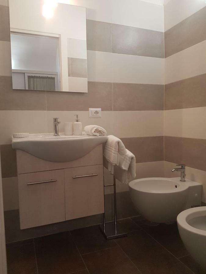 Gradoni Di Chiaia Twenty Three Bed & Breakfast Napoli Exterior foto