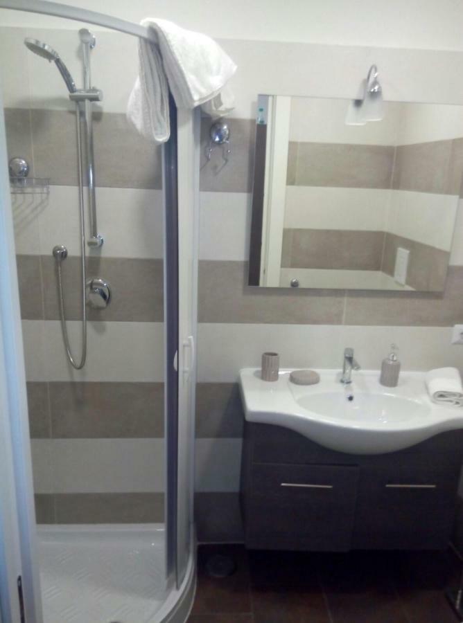 Gradoni Di Chiaia Twenty Three Bed & Breakfast Napoli Exterior foto