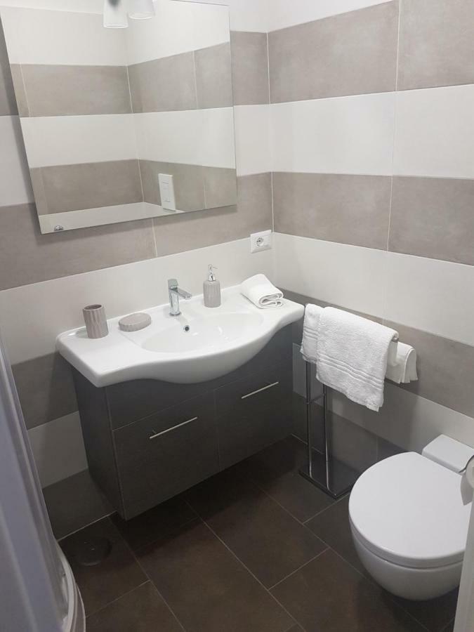 Gradoni Di Chiaia Twenty Three Bed & Breakfast Napoli Exterior foto